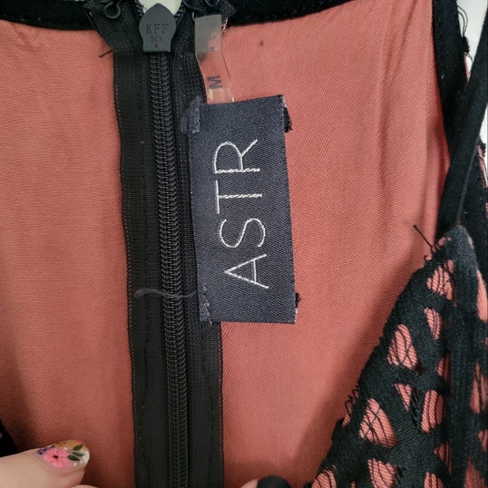 Astr The Label Eyelet Romper Rust Mauve & Black - image 4